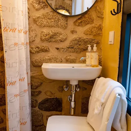 Douro Village Hostel *