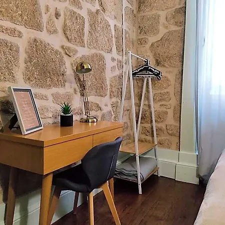 Douro Village Hostel *