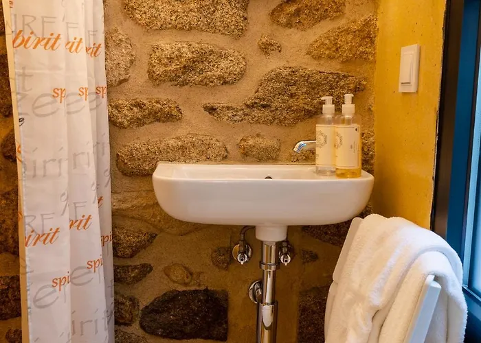 Douro Village Albergue *