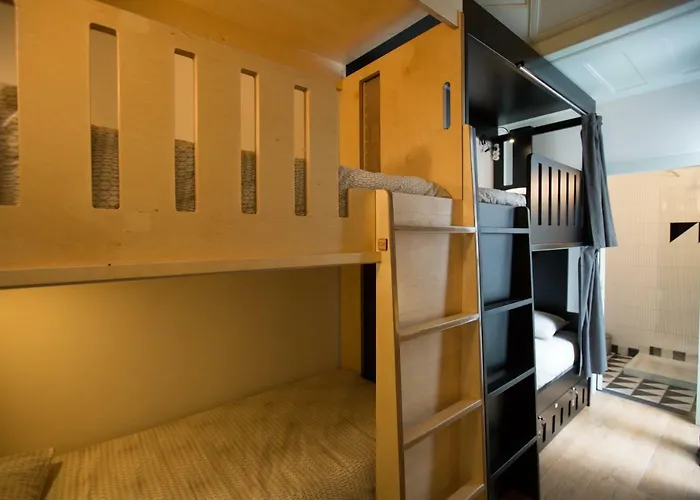 Douro Village Albergue *